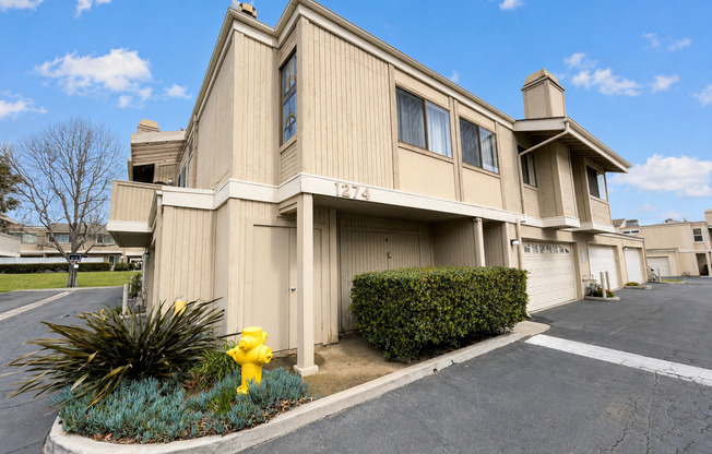 Ralston Village Townhome- Great Amenities!