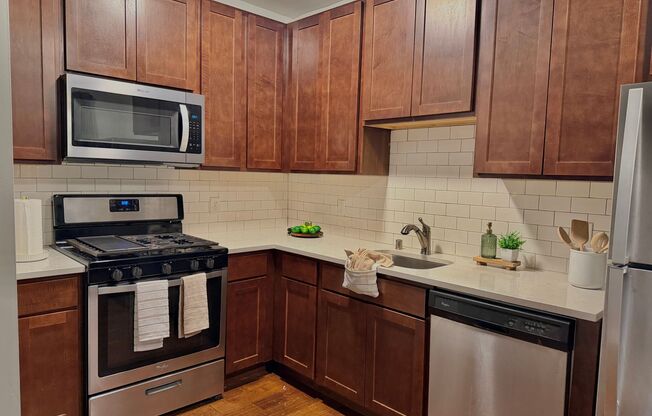 Studio, 1 bath, 500 sqft, $1,075, Unit Unit 206