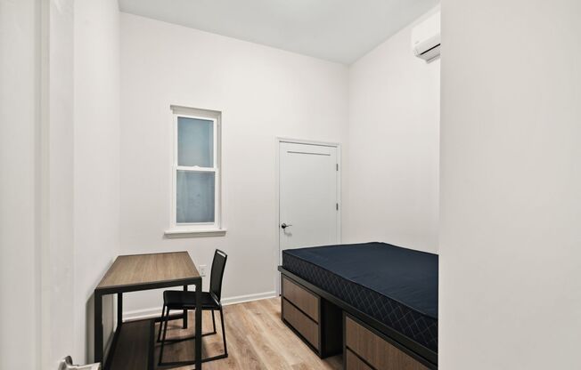 3 beds, 2 baths, 500 sqft, $1,400, Unit Unit 203