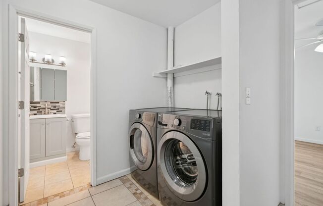 3 beds, 1.5 baths, 1,231 sqft, $2,325, Unit R5