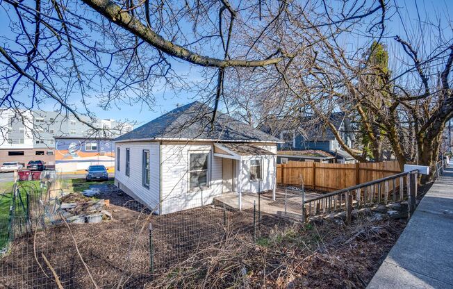 Charming Cottage Retreat - Near WSU & SEL