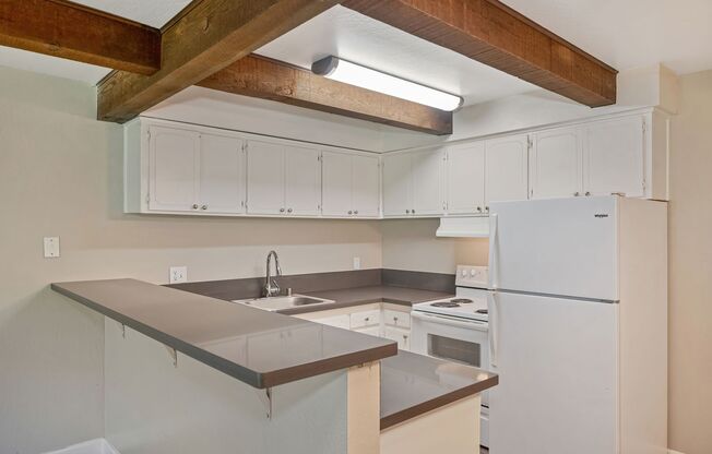 1 bed, 1 bath, 605 sqft, $1,200, Unit B40