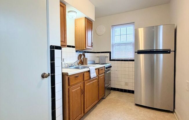 5821 Sunshine Avenue