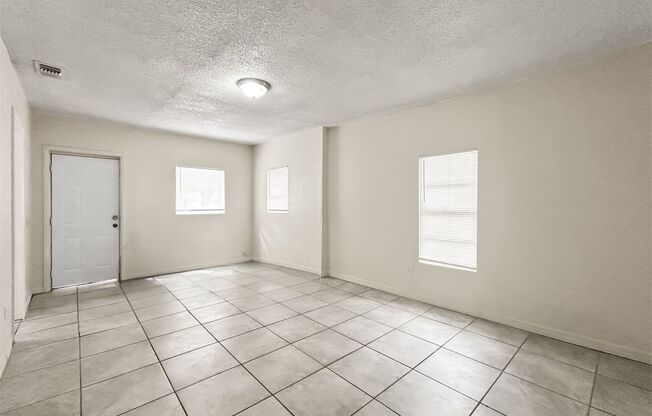 Updated and Move-In Ready in Prime Tampa Location! 4bed | 1bath