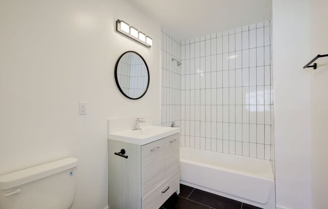 Studio, 1 bath, 425 sqft, $1,949, Unit 204