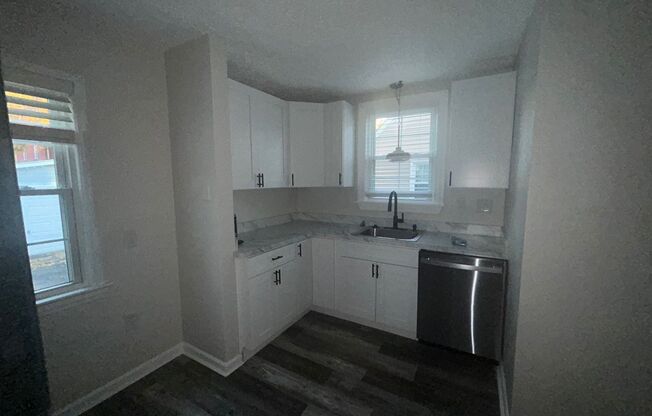 3 beds, 1.5 baths, $1,750, Unit UNIT DN