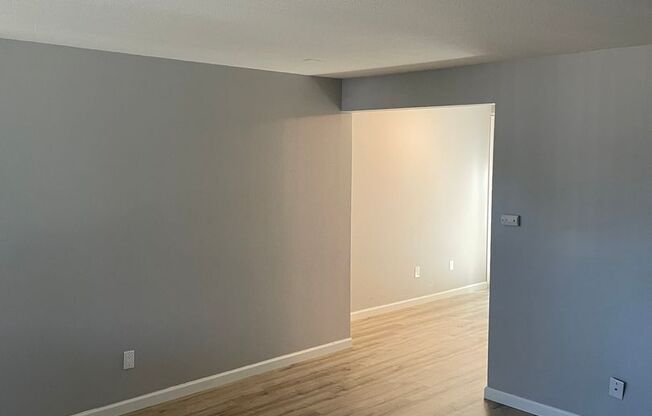 2 beds, 1 bath, 800 sqft, $1,350, Unit 431-01-19