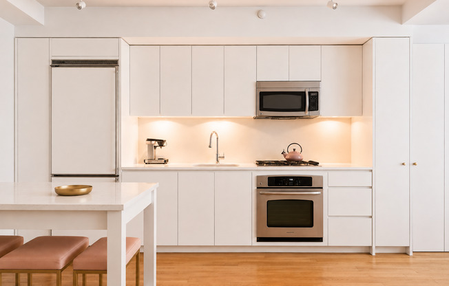 2 beds, 1 bath, 845 sqft, $6,100, Unit 15F