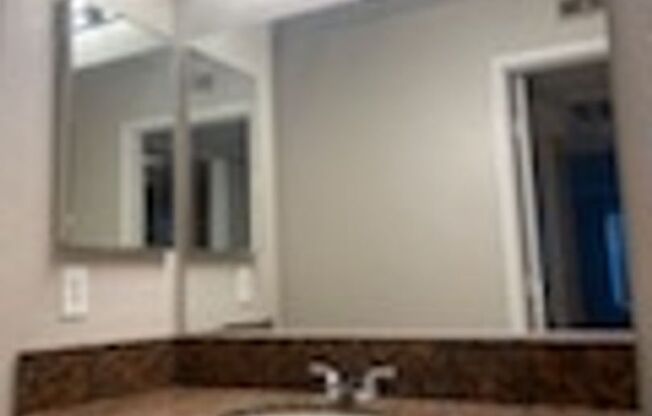 1 bed, 1 bath, $1,100, Unit # 1144
