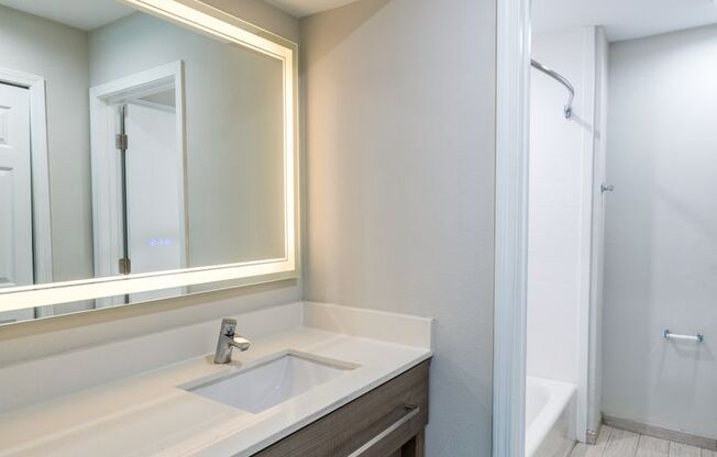 2 beds, 2 baths, 933 sqft, $1,685, Unit C-133