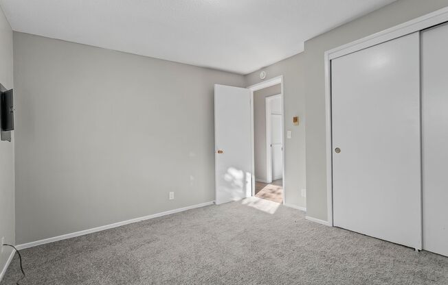 2 beds, 1 bath, 745 sqft, $1,395, Unit 15081