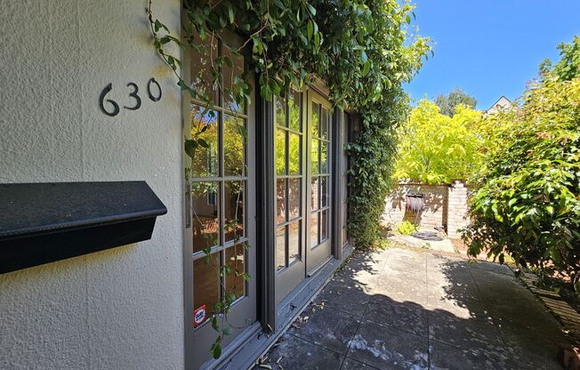 Charming 4-Bedroom Single Family Home in Palo Alto