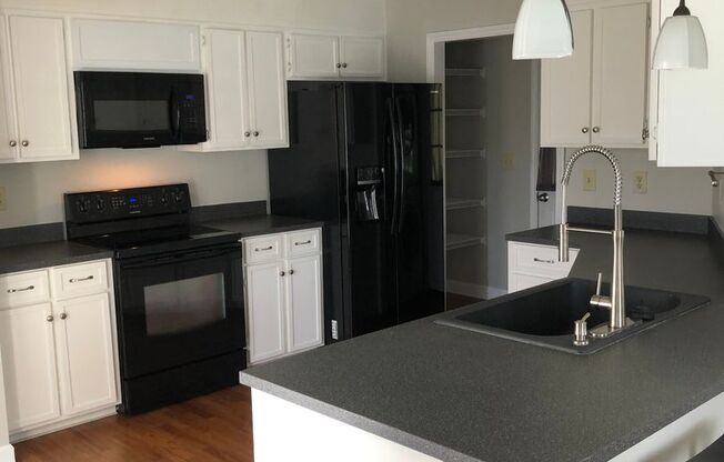 Lovely 3 Bed 2 Bath Ranch Home in Monroe!