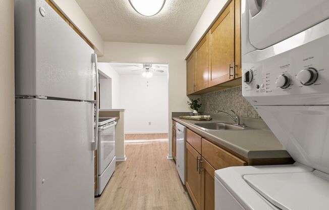 1 bed, 1 bath, 718 sqft, $1,160, Unit 130