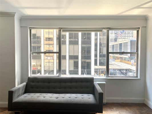 77 W 55 ST