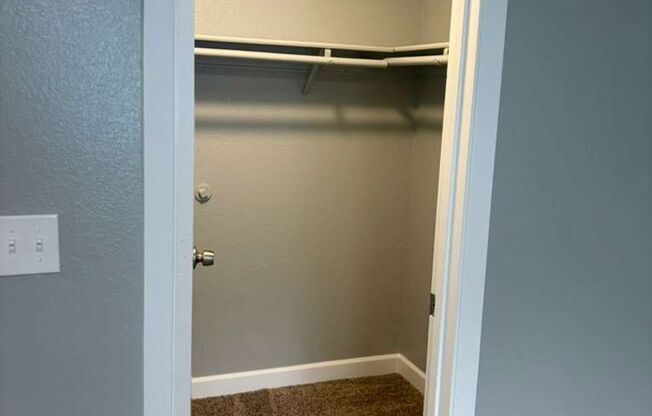 2 beds, 1 bath, 850 sqft, $1,575, Unit 1107 D5