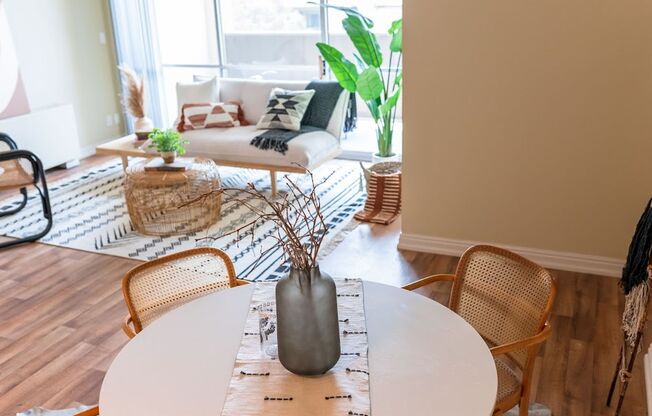 1 bed, 1 bath, 734 sqft, $1,234, Unit 606
