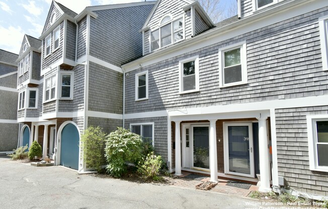 39 BELLIS CIR
