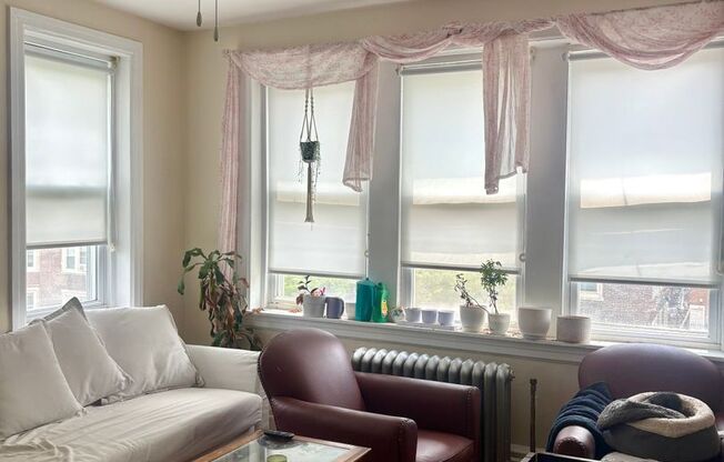 1 bed, 1 bath, 725 sqft, $1,195, Unit 4827-D2