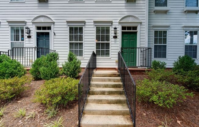 Gorgeous town home located 1/3 of a mile from downtown Matthews!