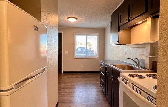 1 bed, 1 bath, 600 sqft, $900, Unit 6