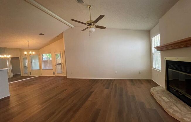 Charming, Fully Remodeled 3/2 Gem Steps from Rattan Creek & Apple Campus!