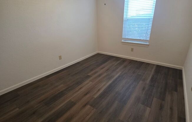 2 beds, 1 bath, 800 sqft, $1,095, Unit 201-G