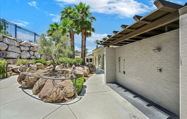 2 beds, 2 baths, $2,100