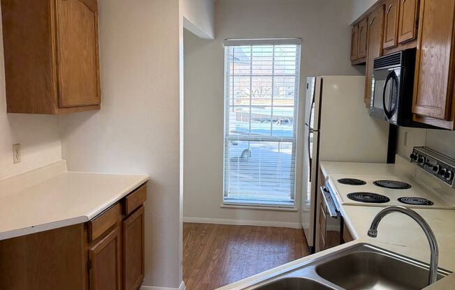 2 beds, 2 baths, 1,202 sqft, $905, Unit 3303