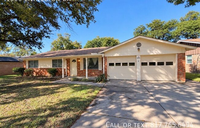 1005 LIVINGSTON DR
