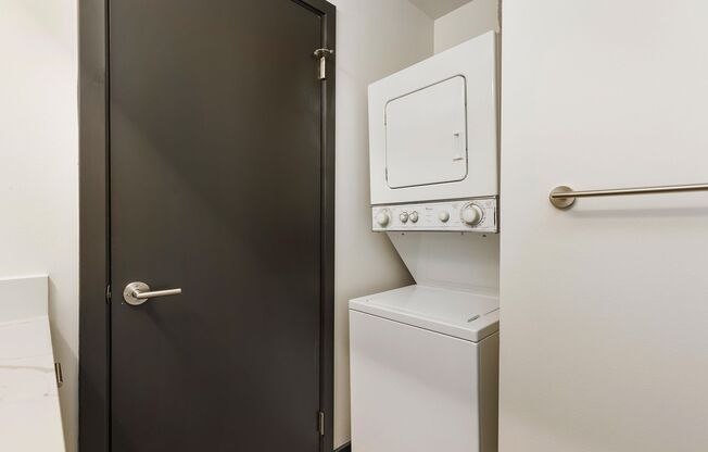 1 bed, 1 bath, 634 sqft, $2,445, Unit 511