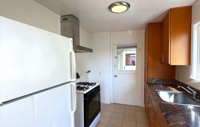 120-122 Madrone Ave.