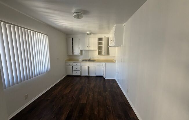 2 beds, 1 bath, 702 sqft, $2,200, Unit 217