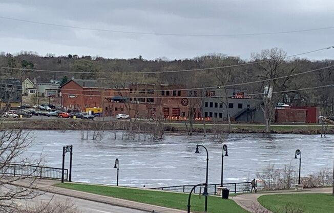 2 beds, 2 baths, 926 sqft, $1,550, Unit 206