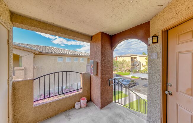 Gated community with pool and spa 2 bed 2 bath 2nd floor unit!