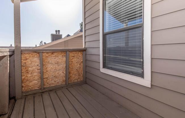 2 beds, 1 bath, 850 sqft, $818