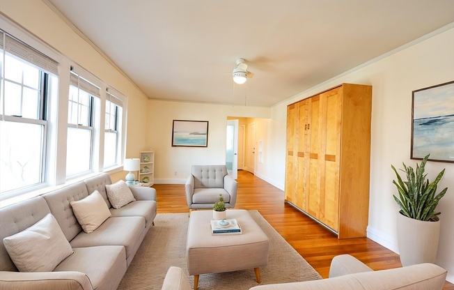 195 THOMAS BURGIN PKWY