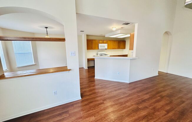 Spacious 3 Bedroom, Huge shade trees!