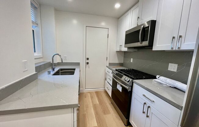 1 bed, 1 bath, $3,850