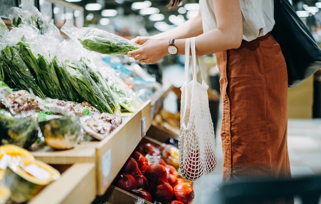 The community features 25,000 square feet of luxury grocer retail space, supported by Bristol farms.