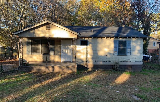3 Bedrooms, 1 Bathroom - West Rome House