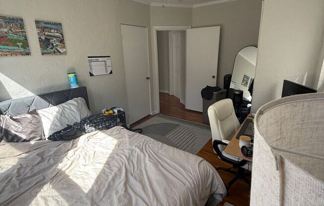 2 beds, 1 bath, $3,640, Unit 20