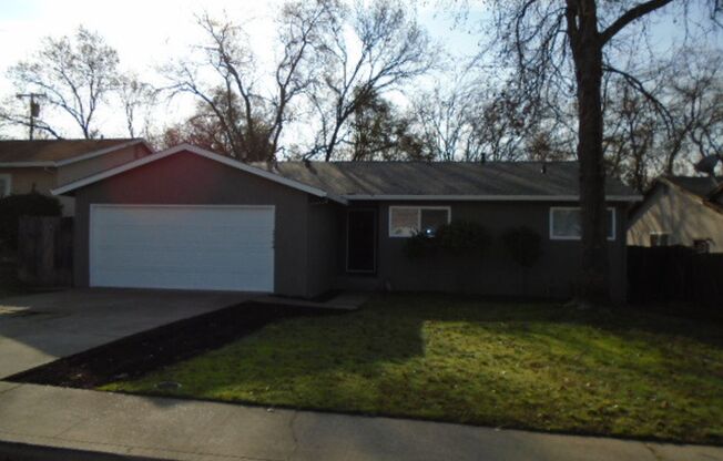 NICE SINGLE STORY HOME IN EAST ROSVILLE!