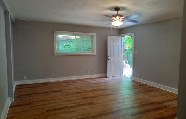 Fully Remodeled 1 bath Washer /Dryer