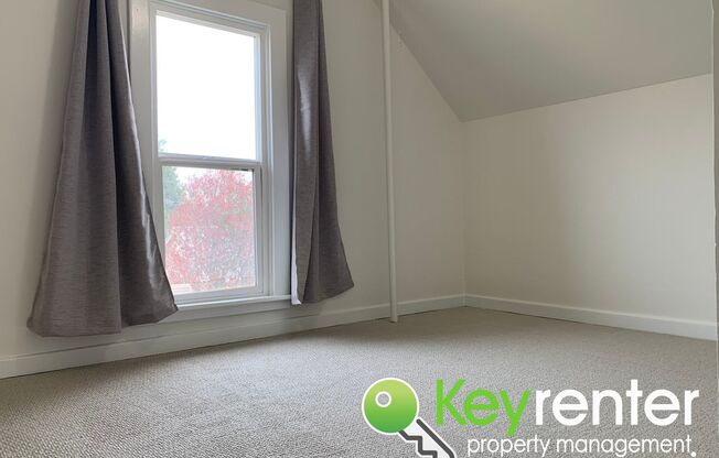 3 beds, 1 bath, $2,600