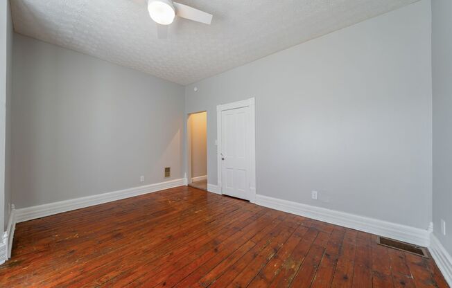 3 beds, 1 bath, $1,695, Unit 732 1/2