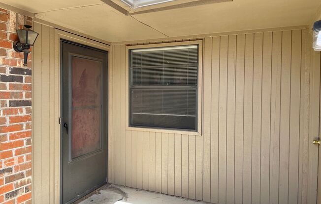 Large 2 Bed 2 Bath Duplex In NW OKC