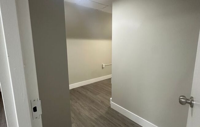 1 bed, 1 bath, 450 sqft, $1,000, Unit 434