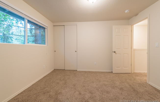 2 beds, 1 bath, 832 sqft, $1,495, Unit B