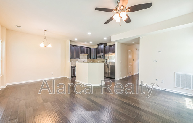 2455 SILVERTHORN DR